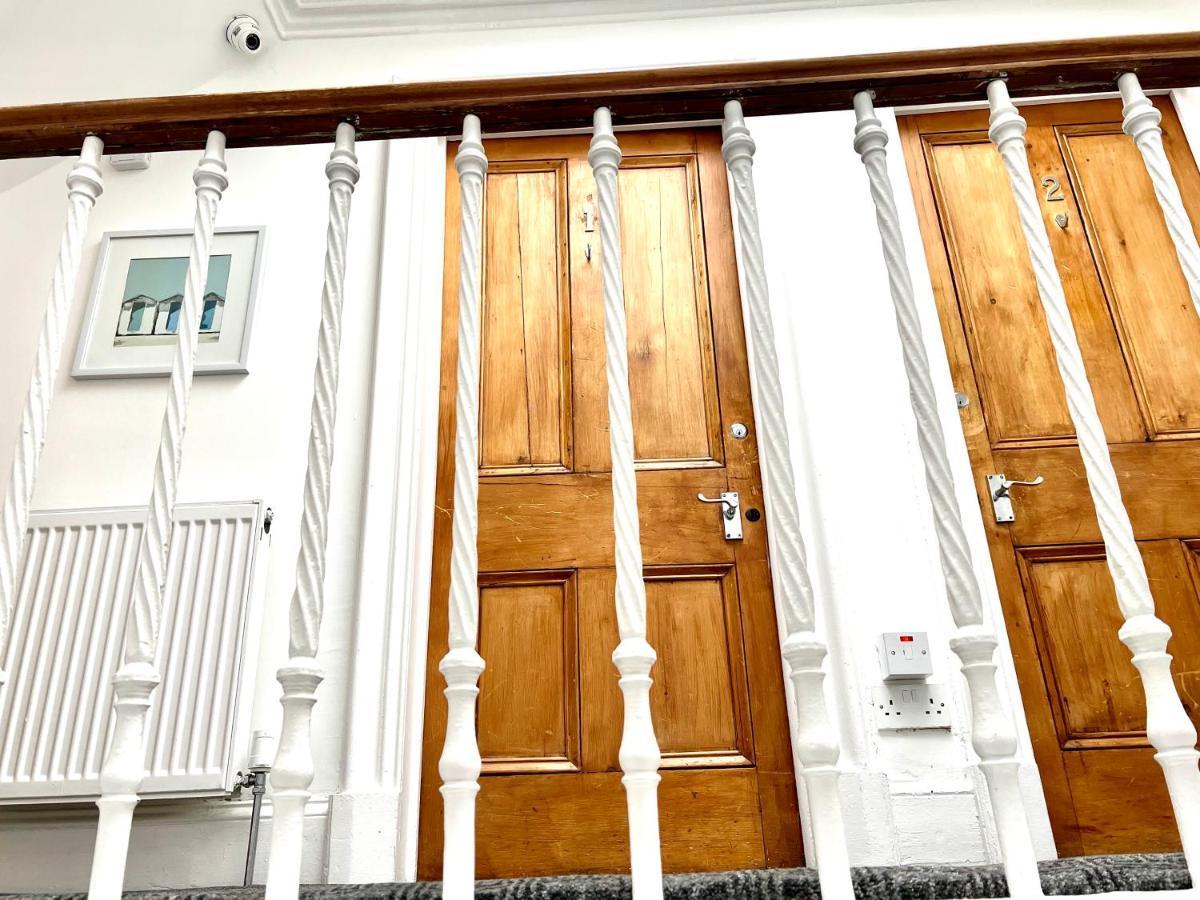 Bythesea Guest House Άυρ Εξωτερικό φωτογραφία